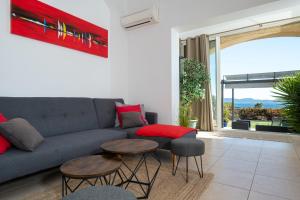 Appartements Face a la mer superbe villa terrasse barbecue LE PRADET : photos des chambres