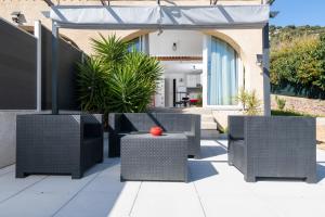 Appartements Face a la mer superbe villa terrasse barbecue LE PRADET : photos des chambres