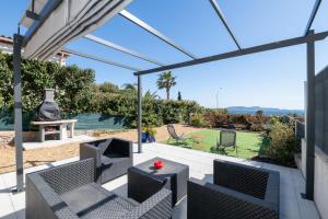 Appartements Face a la mer superbe villa terrasse barbecue LE PRADET : photos des chambres