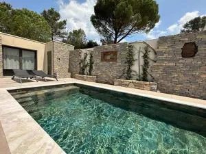 villa avec piscine loft cabane - Poulx