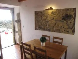 Casa do Castelo - Muralha - Póvoa e Meadas