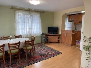 Къща Бети самостоятелни апартаменти с двор край Пловдив