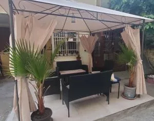 HOUSE IN SUPER DOWNTOWN BURGAS with Garden NEXT TO THE BEACH,SEA GARDEN 5 min by walk,2 bedrooms and living room with equiped kitchen - Drachevo