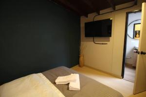 Estudio sector Universidad de Medellín - ONE205 By Roots Rentals