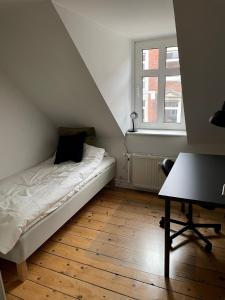 Two Bedroom Apartment In Aalborg, Danmarksgade 65