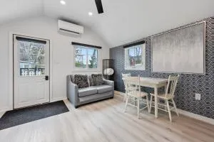 Luxe Lodges on Lake Erie - 多佛港