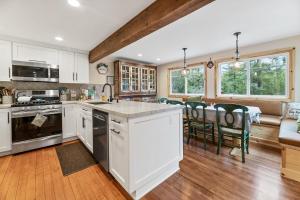 Casa Luna- Beautiful Maltby style home, just a short drive from Big Bears attractions!