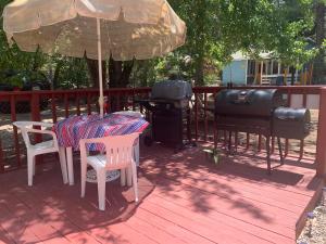 Hiner Haven - Cozy cabin near ski slopes and Alpine Zoo