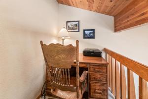 Lakeview Haven - Large cabin with game room close to the lake!