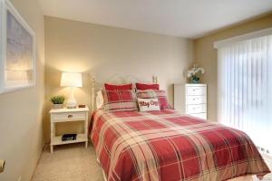 Karins Cottage - Close to Bear Mountain and Snow Summit