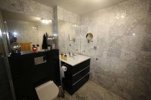 Stylish, Spacious apartment with sea view