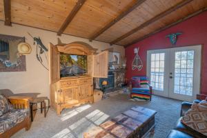 Lunar Lodge - Great cabin with an amazing view!