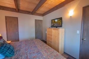 Lunar Lodge - Great cabin with an amazing view!