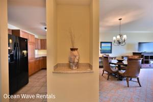 Luxury 2 bedroom Waterfront Condo MI 7th Floor