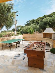 Country House DAFNI with his pets