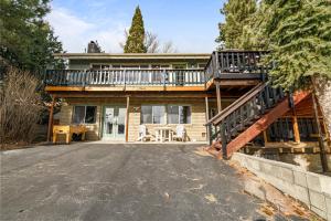 Family Fun Cabin - Mountain home with Game Room, Hot Tub and Lake Views!