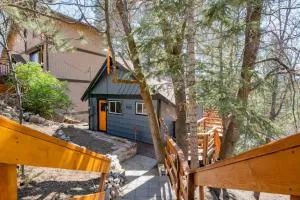 Forest Escape - Situated on the quiet side of the lake, nicely decorated contemporary cabin! - Lucerne Valley