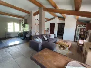 Loft Tourtour - 维勒克罗兹