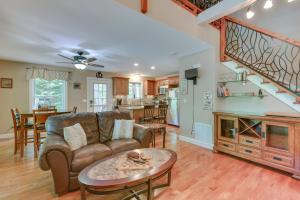 Game Room and Hot Tub Old Forge Home!