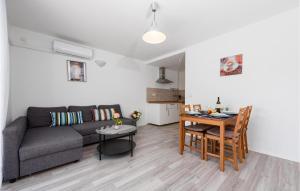 Lovely Apartment In Zadar With Wifi