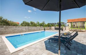 Amazing Home In Tinj With Kitchen