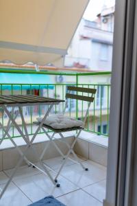 Niovi Stylish Apt - Walk to Promenade - 500 Mbps