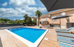 3 Bedroom Nice Home In Kastel Gomilica