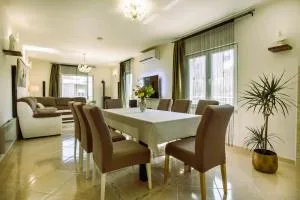 Apartment Kerum Plus Rooftop with Intex Pure Spa - Stobreč