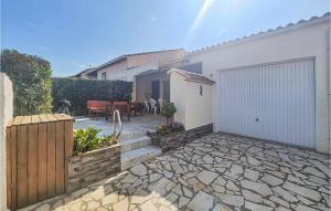 obrázek - Amazing Home In Portiragnes With Outdoor Swimming Pool, Wifi And 2 Bedrooms