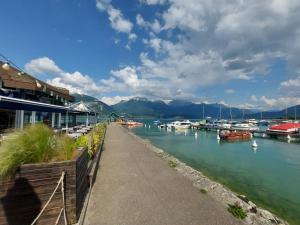 Appartements A 200 metres du lac d'Annecy, spacieux appartement 3 chambres avec terrasse et jardin : photos des chambres