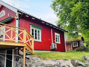 4 person holiday home in ALLINGSÅS, SVERIGE