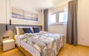 Awesome Apartment In Izola With Wifi 