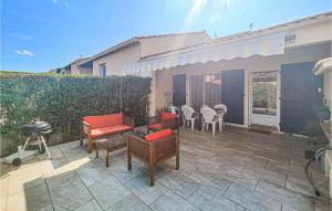 Maisons de vacances Awesome Home In Portiragnes With Outdoor Swimming Pool, Wifi And 2 Bedrooms : photos des chambres