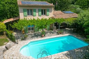 Villas SERENITY Villa pour 8 By Sunset Riviera Holidays : photos des chambres