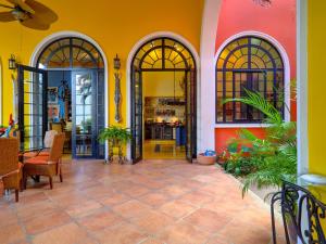 Casa Oasis Guest House and Spa