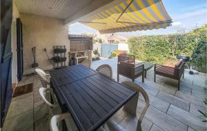 Maisons de vacances Awesome Home In Portiragnes With Outdoor Swimming Pool, Wifi And 2 Bedrooms : photos des chambres
