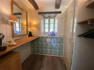 Hotels Les Moulins Du Duc ECOLODGE : photos des chambres