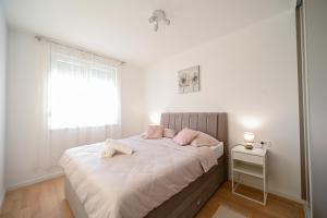 Apartment Lovre - sea view and private parking