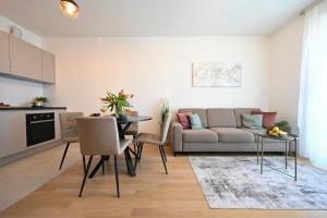Apartment Lovre - sea view and private parking