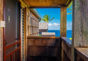 Style and Comfort Over the Ocean