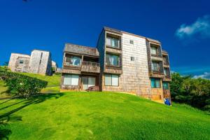 Style and Comfort Over the Ocean