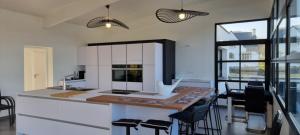 MAISON VILLA montmarin VUE MER BRETAGNE NORD VERS ROSCOFF CARANTEC MORLAIX PLOUESCAT LOCQUENOLE AVEC SON SPA ET SA VUE MER