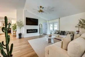 Chic Bonita Springs Vacation Rental, 6 Mi to Beach - Council
