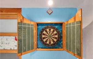 Gorgeous Home In Francheville With Wifi