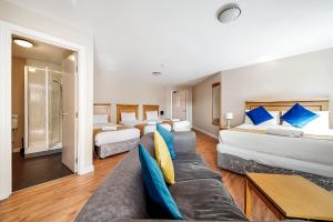 Family Room room in Iona Inn