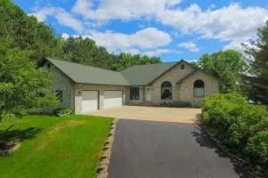 Lakefront Home, lake views, Casual Elegance, Scrapbooking! - Garrison