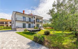 3 Bedroom Cozy Apartment In Medulin
