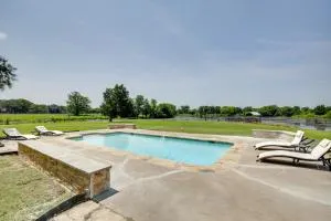 Private Pool and Guest House Spacious Kemp Home! - Frog