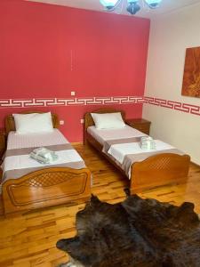 Christinas house with 2 bedrooms and free parking