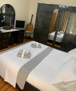 Christinas house with 2 bedrooms and free parking